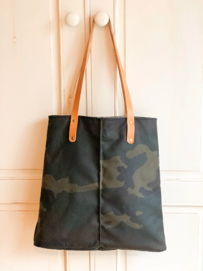 WAXED CANVAS TOTE BAG, ARMY GREEN CAMO